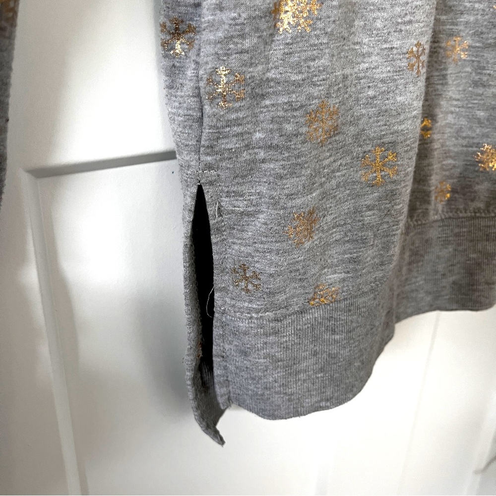 Snowflake Longsleeve - Picture 3 of 5